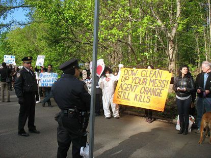 Dow Run for Water / Run for Your Life! (Brooklyn, April 18, 2010)